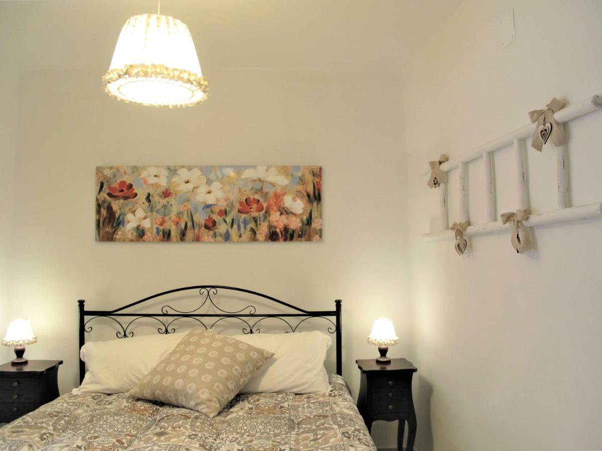 アルベロベッロ Trullo "Vicolo Fiorito"ヴィラ エクステリア 写真