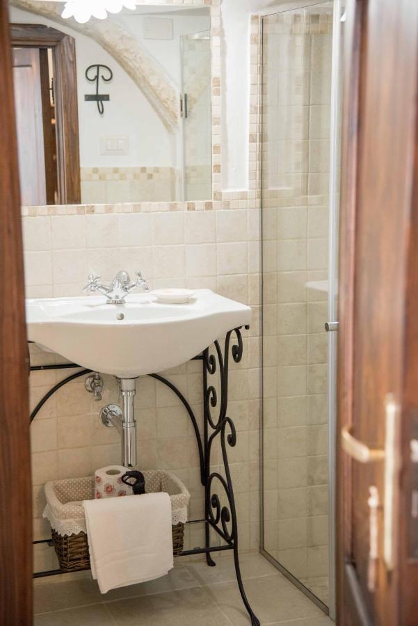 アルベロベッロ Trullo "Vicolo Fiorito"ヴィラ エクステリア 写真